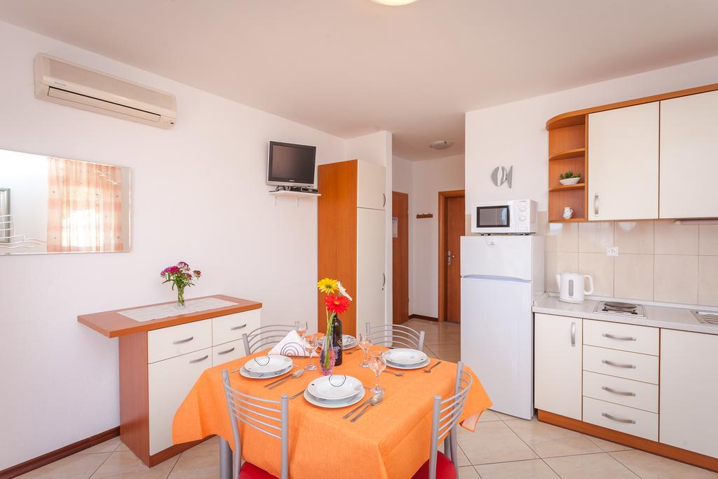 Guest House Davor Tomas Brela Exterior foto